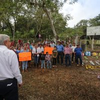 En Chiapas, AMLO pide a campesinos 'no hacerse patos” y trabajar la tierra