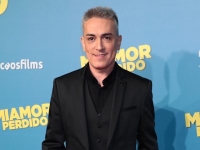 Revolución total: la foto de Kiko Hernández junto a una famosa colega desde un exclusivo hotel
