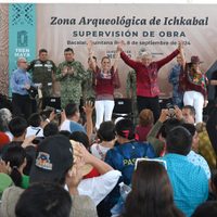 Protestan contra la reforma judicial en acto de AMLO y Sheinbaum (Video)