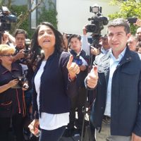Alejandra Barrales acompaña a Purificación Carpinteyro a votar