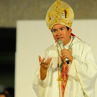 Obispo de Tabasco exige suprimir de la ley la maternidad subrogada