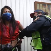 Suspenden a policías involucrados en agresión a fotorreporteras que cubrían marcha del 8M