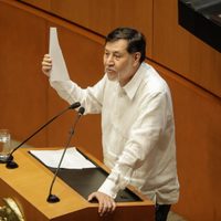 “Ya llegó el doctor Noroña para darles su medicamento”, dice el senador a la oposición