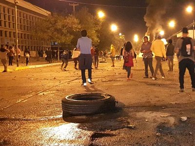 Hubo siete detenidos y un diputado herido en las protestas contra la minería en Chubut
