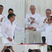 FARC y gobierno colombiano hacen historia y firman la paz