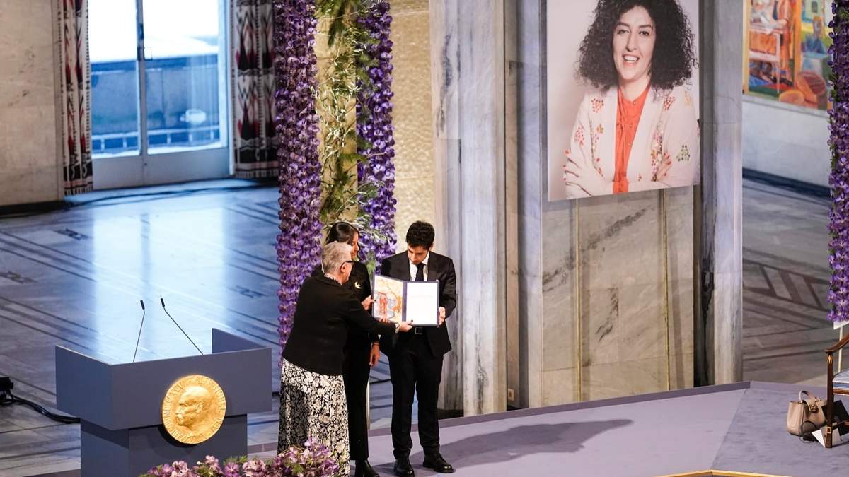 Los hijos de la activista iraní Narges Mohammadi reciben el Premio Nobel de la Paz