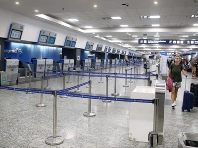 Nueva regla para vuelos comerciales: qué exige el Gobierno en plena tensión con los gremios aeronáuticos