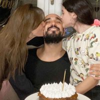 A días del nacimiento de su hijo, Abel Pintos publicó una foto de la panza de embarazo de su esposa
