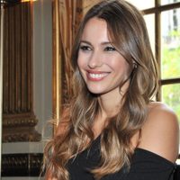 No es de este planeta: Pampita deslumbró ante las cámaras con este increíble outfit veraniego