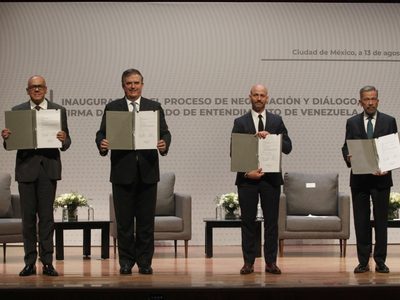El Gobierno y la oposición de Venezuela retomarán los diálogos en septiembre