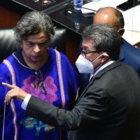 Frenan debate sobre desabasto de medicamentos en la Comisión Permanente