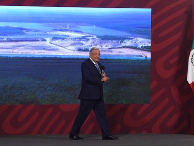 El Tren Maya va, nada lo detiene: AMLO