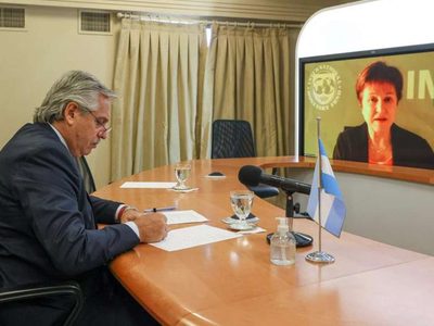 Fernández cerrará su gira por Europa con un encuentro clave