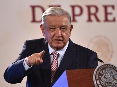 Vidulfo Rosales "exageró" por decir que informe es como la “verdad histórica" de Ayotzinapa: AMLO