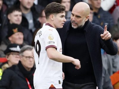 Contó que hablaron: Julián Álvarez reveló su última charla con Pepe Guardiola