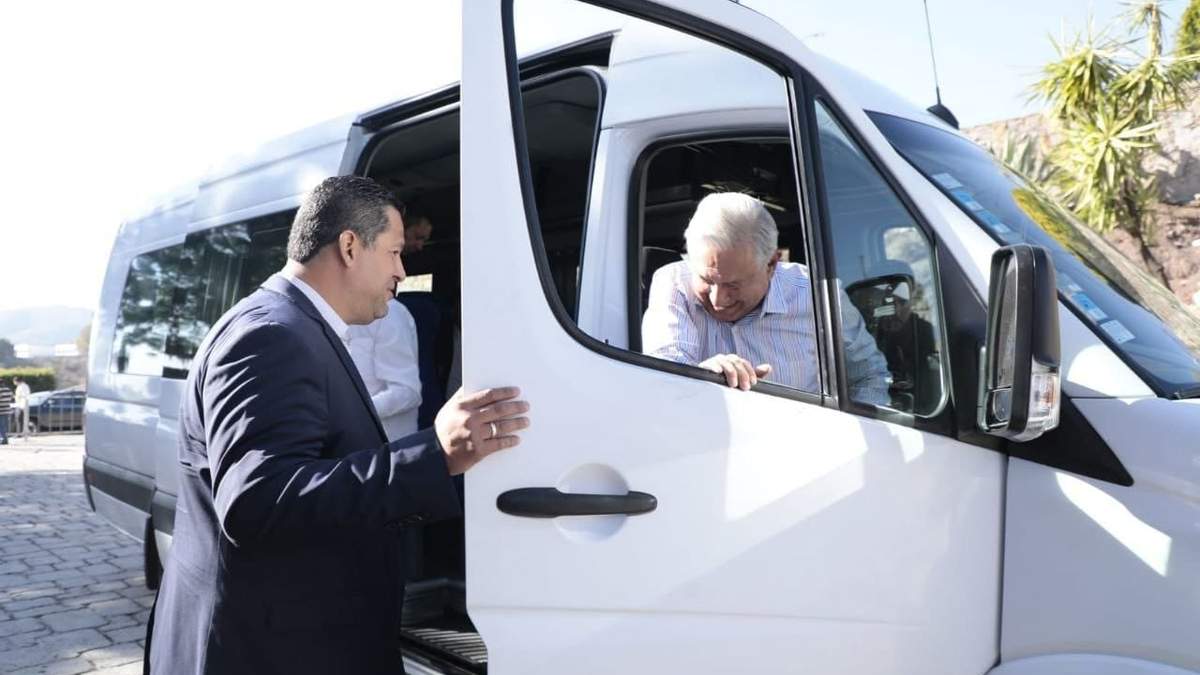 El gobernador Diego Sinhue Rodríguez y el presidente López Obrador