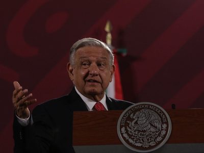 AMLO admite que fue su idea que no hubiera debates entre los aspirantes de Morena