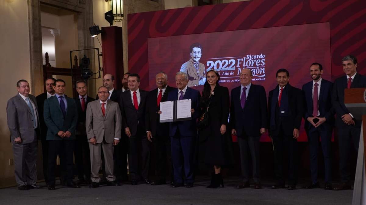 Empresarios firmantes del acuerdo Apecic