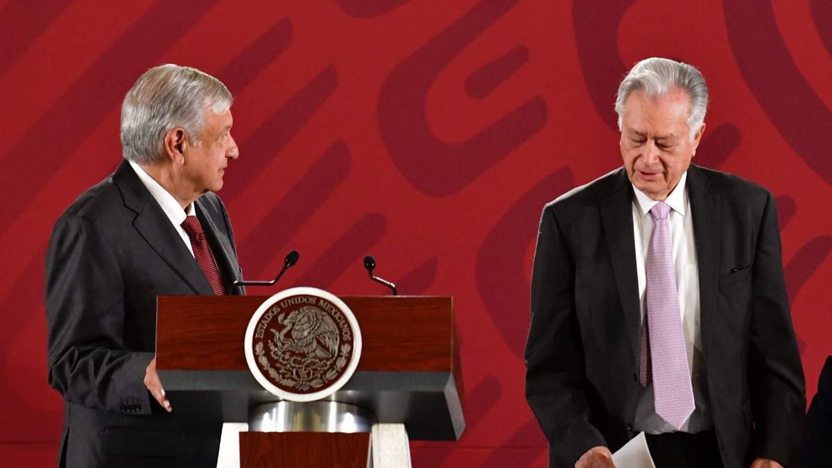 López Obrador junto con Manuel Bartlett