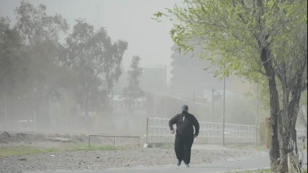 Viento en la ciudad de Neuquén, anunciado por el reporte del clima de AIC. Fuente: (Facebook)