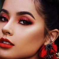 "¡Imperdible!" Becky G te hace delirar con la lengua y... ¡No está sola!