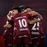 Lanús se instaló en la final al vencer a Universidad de Chile