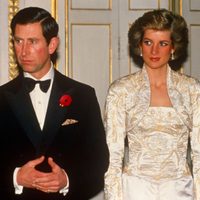 Revelan las sorprendentes frases que dijo el príncipe Carlos al enterarse del accidente de Lady Di