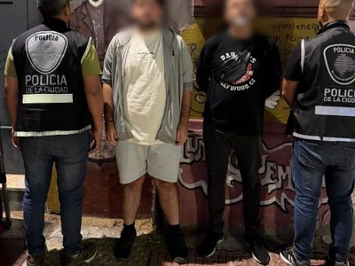 Dos guías de turismo vendían entradas falsas a 100 euros para ver a Huracán