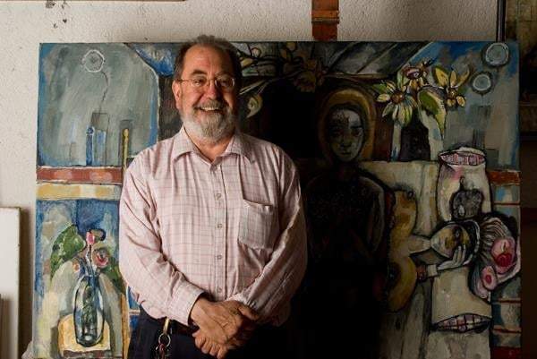 Era egresado del taller de Artes Plásticas de la Universidad de Nuevo León, así como de la Escuela Nacional de Pintura