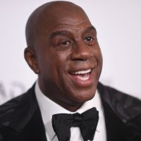 La buena vida: el impresionante yate en el que vacaciona Magic Johnson