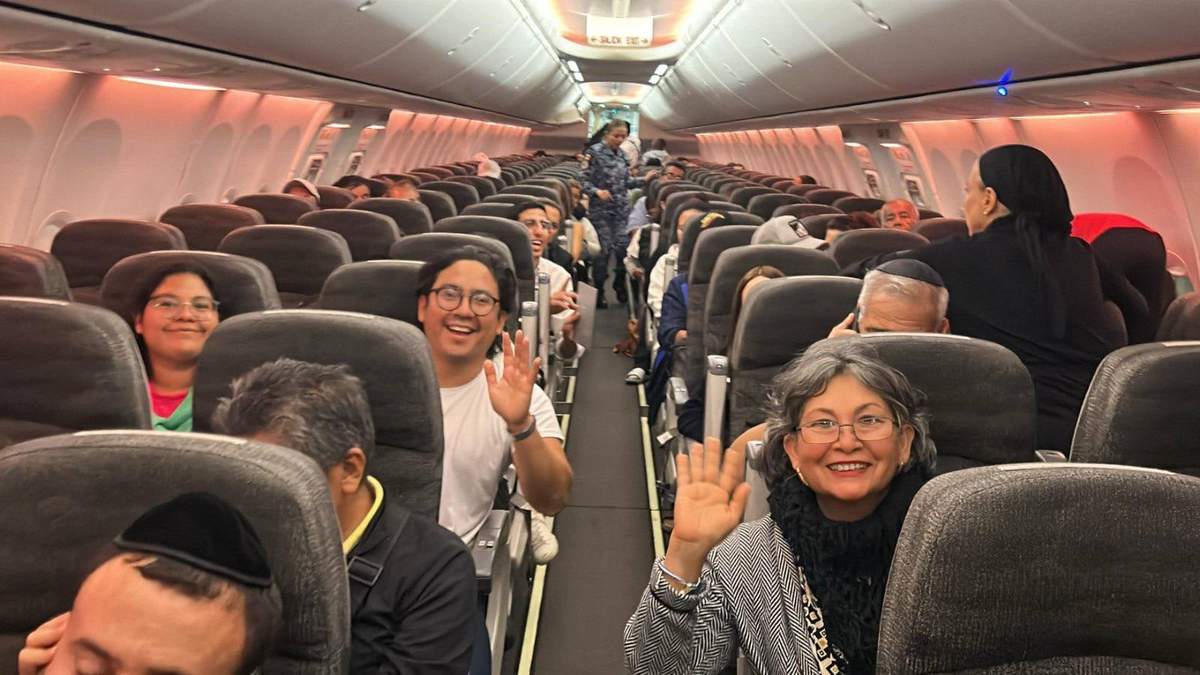 Mexicano a bordo del avión militar