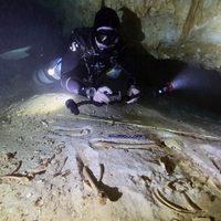 Hallan esqueleto de hace más de 8 mil años en cenotes del Caribe mexicano