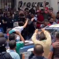 Lanzan huevos al alcalde morenista de Jiquilpan, Michoacán