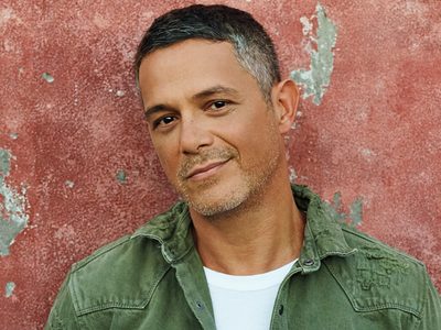 Un arriesgado video que produjo un comentario igual de sorprendente: Alejandro Sanz no se resistió