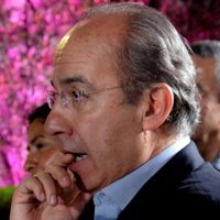 Llueven críticas a Calderón: le recuerdan actos de censura durante su gobierno