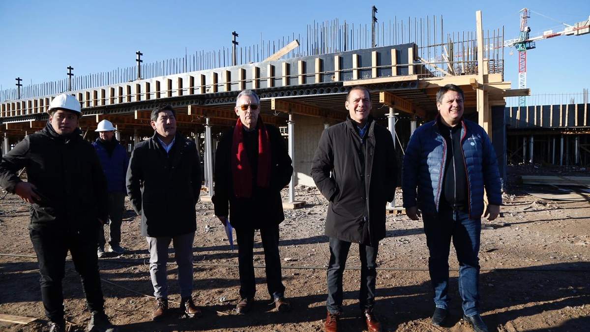 Recorrido por la obra del hospital Norpatagónico. Fuente: (Twitter)