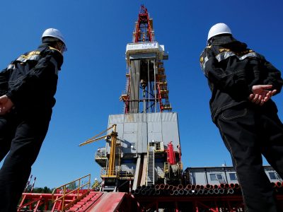 Las consecuencias económicas de la crisis entre Ucrania y Rusia: el precio del crudo se disparó