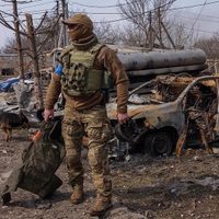 Ucrania denuncia la aparición de ocho fosas comunes en Kiev tras salida de tropas rusas