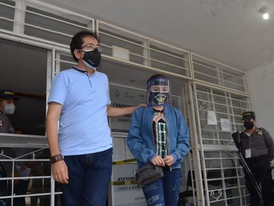 Zulma González y 10 menores de edad son vacunados contra el covid-19 en Veracruz