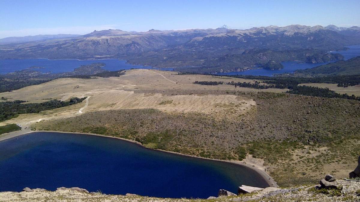Ingresaron por el Cerro Batea Mahuida. Fuente: (Twitter)