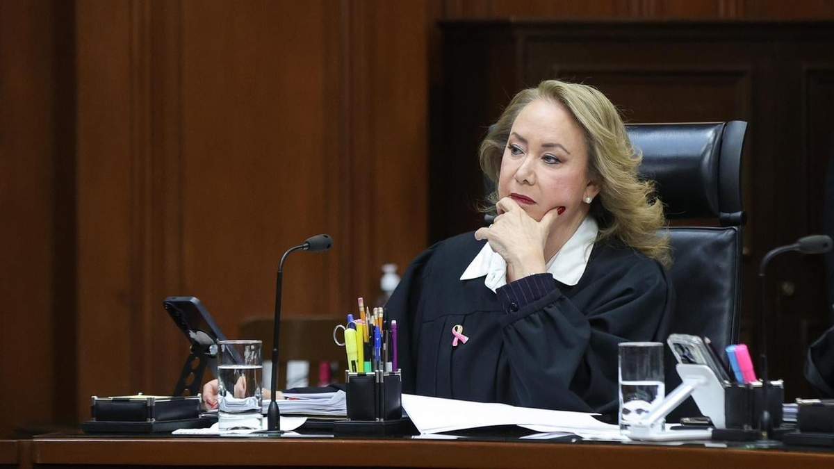 La ministra Yasmín Esquivel