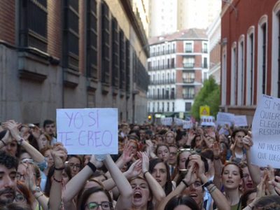 Aprueban en España la ley de garantías de libertad sexual, conocida como "sólo sí es sí"