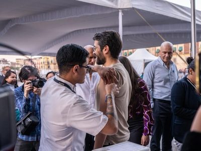 Instalan módulo de vacunación contra Covid-19, sarampión y tétanos en el Zócalo
