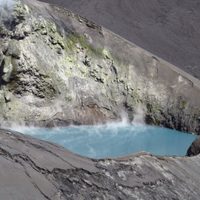 Instalan un telescopio en el volcán Copahue para monitorizar la actividad en el interior del cráter