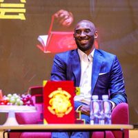 Guiño de Kobe a las estrellas de la WNBA