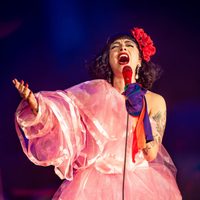 Mon Laferte, juicio y sensibilidad femenina en vivo