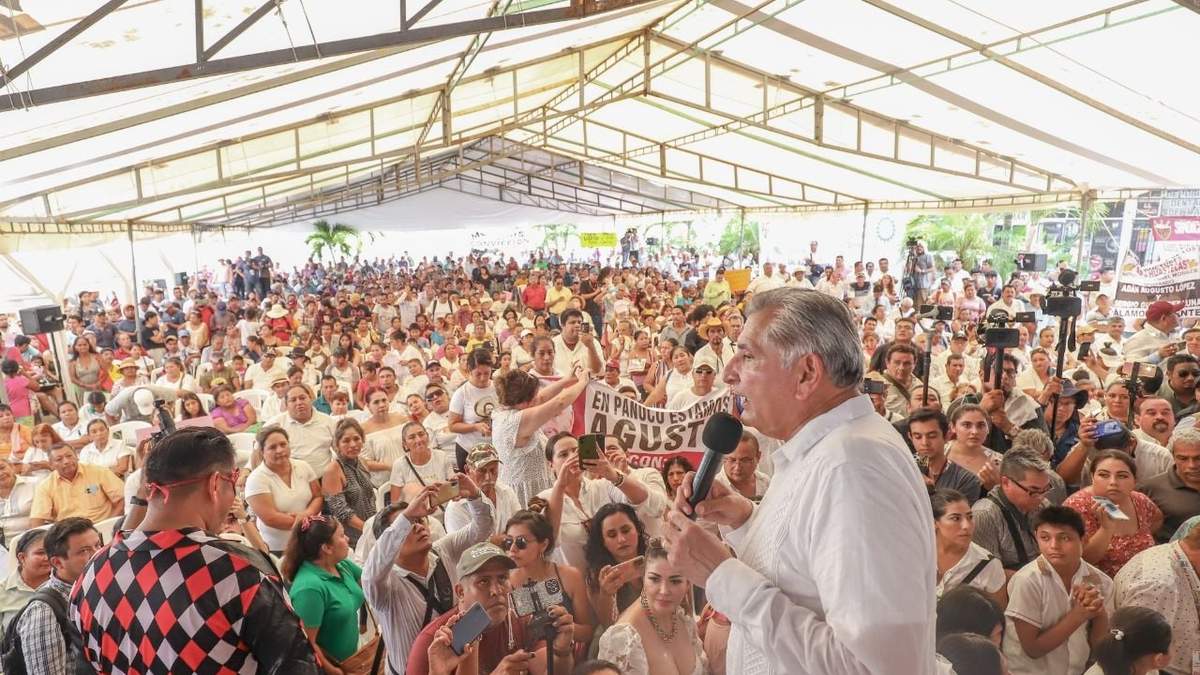 Adán Augusto López en Tuxpan