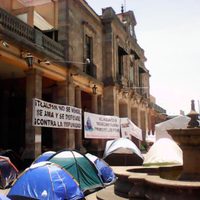 Crece polémica entre delegada de Tlalpan y funcionario; vecinos retiran plantón