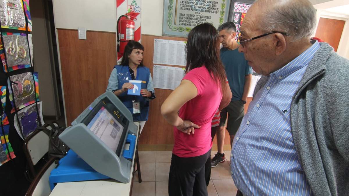 Las mesas habilitadas para las elecciones municipales abrirán sus puertas a las 8:00 horas. Fuente: (Twitter)
