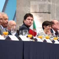 Slim, sobre el arbitraje: 'hay un contrato claro, hay pláticas; cuando concluyan, comentaremos”